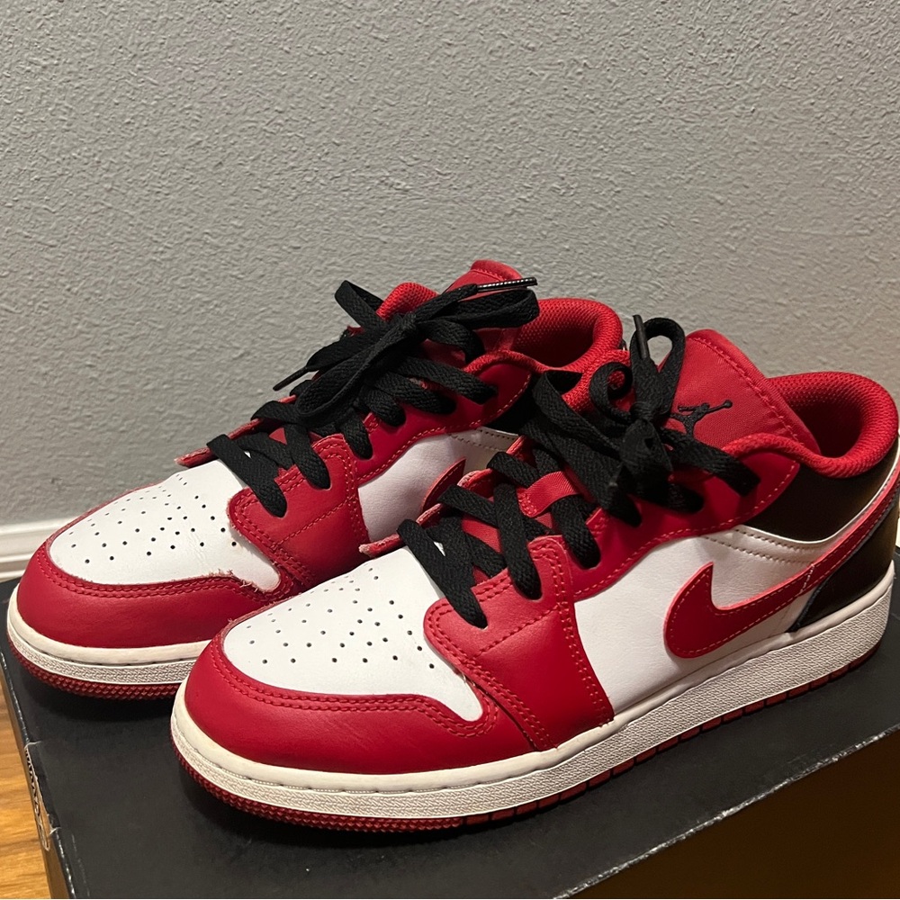Nike Air Jordan 1 Low White/Black/Gym Red Size 6Y